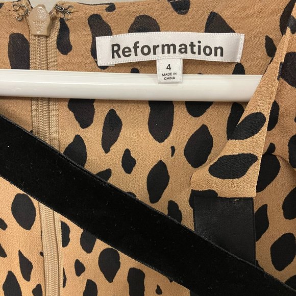 Reformation Viscose Velvet Ribbon Bobcat Spot Pattern Terri Dress - Picture 2 of 3